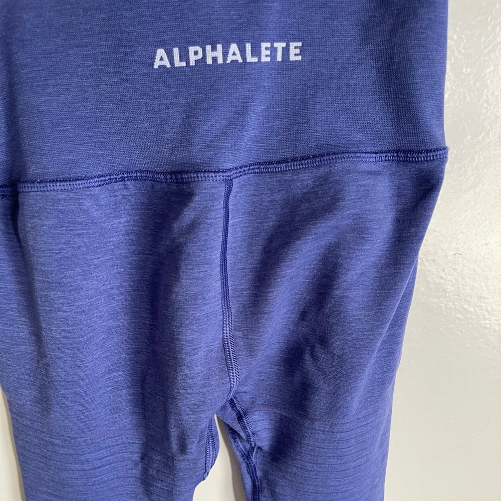 Alphalete size S in blue color - high waisted, great compression